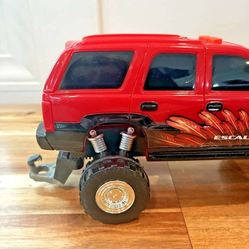 Toy State Road Rippers Cadillac Escalade Monster SUV Lights Sounds Tow Hitch
